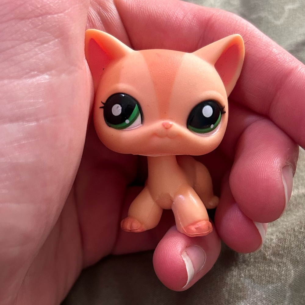 Littlest Pet Shop LPS Shorthair Cat Orange Cat Figure with Green Eyes